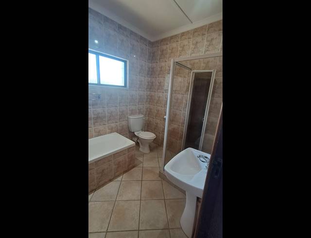 4 BEDROOM HOUSE TO LET IN PANORAMA